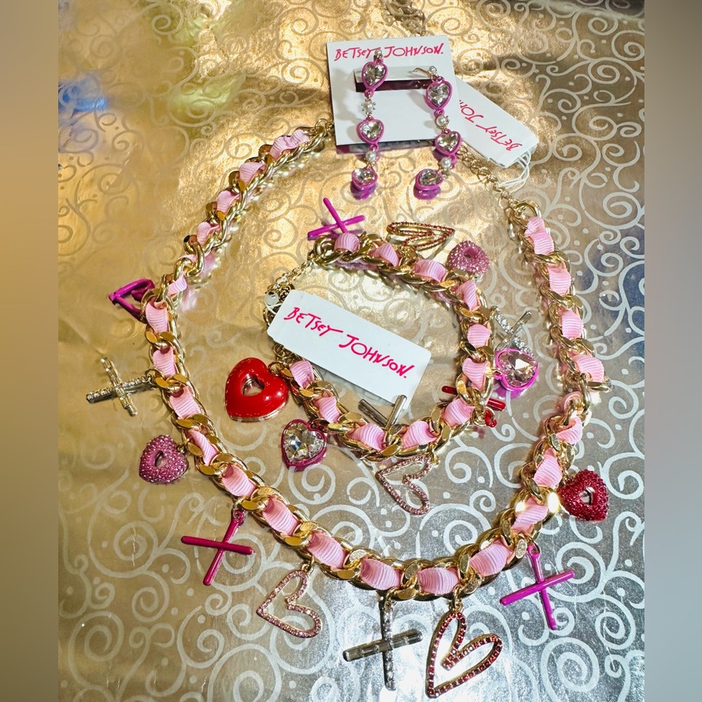 NWT 3 Piece Betsey Johnson Valentine Heart Set